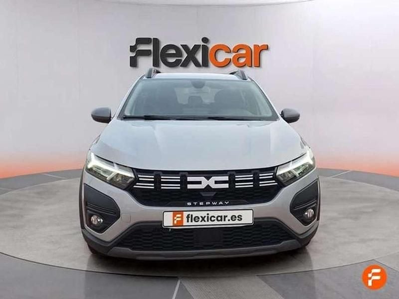 Usado Dacia Sandero Expression 91 CV (66 kW) 2022 Gris Utilitario