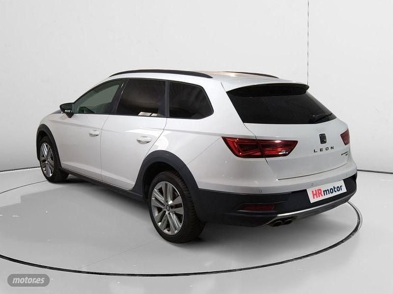 Usado Seat Leon X-Perience 4Drive 150 CV (110 kW) 2018 Blanco Familiar