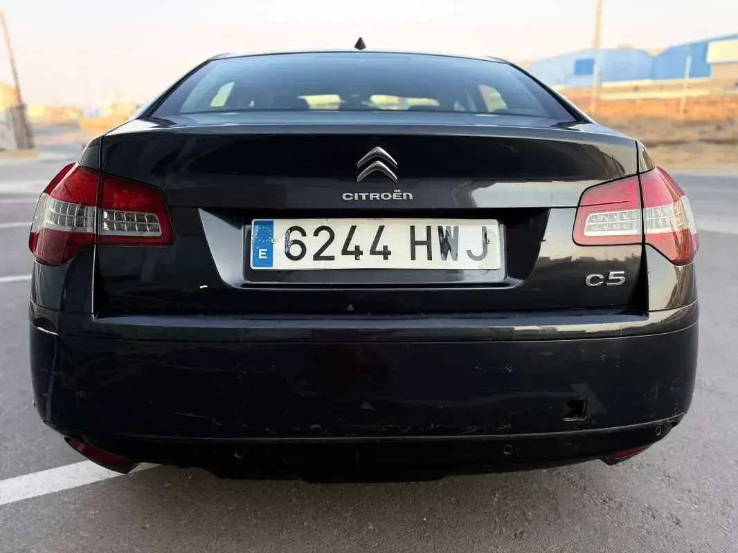 Usado Citroën C5 163 CV (119 kW) 2014 Negro Berlina