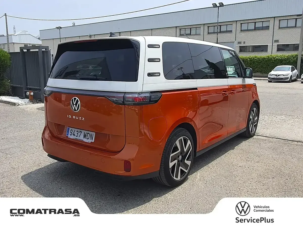 Usado VW ID. Buzz Edition 150 kW (204 CV) 2023 Naranja Monovolumen