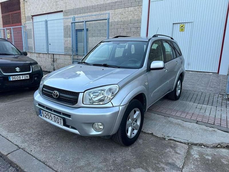 Plateado Usado 2004 Toyota RAV4 Luna SUV | 7990 € (Precio justo) - Imagen 1/4