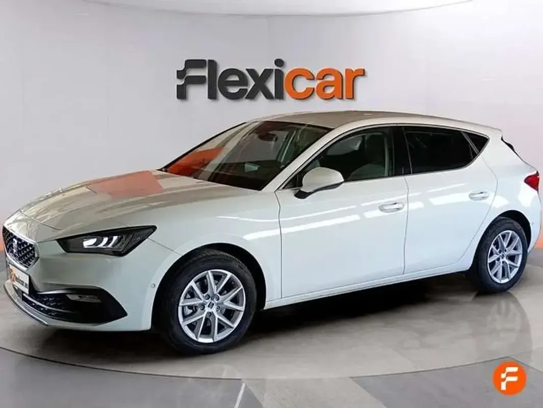 Usado Seat Leon Style 116 CV (85 kW) 2025 Blanco Familiar