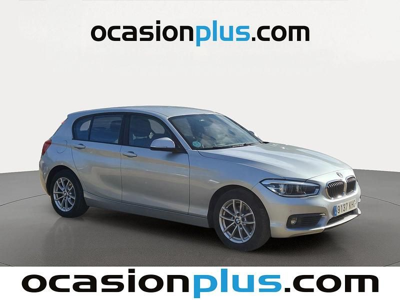 Usado BMW 118 150 CV (110 kW) 2018 Gris plata Utilitario