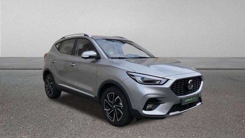 Usado MG ZS Luxury 107 CV (78 kW) 2024 Plateado Berlina
