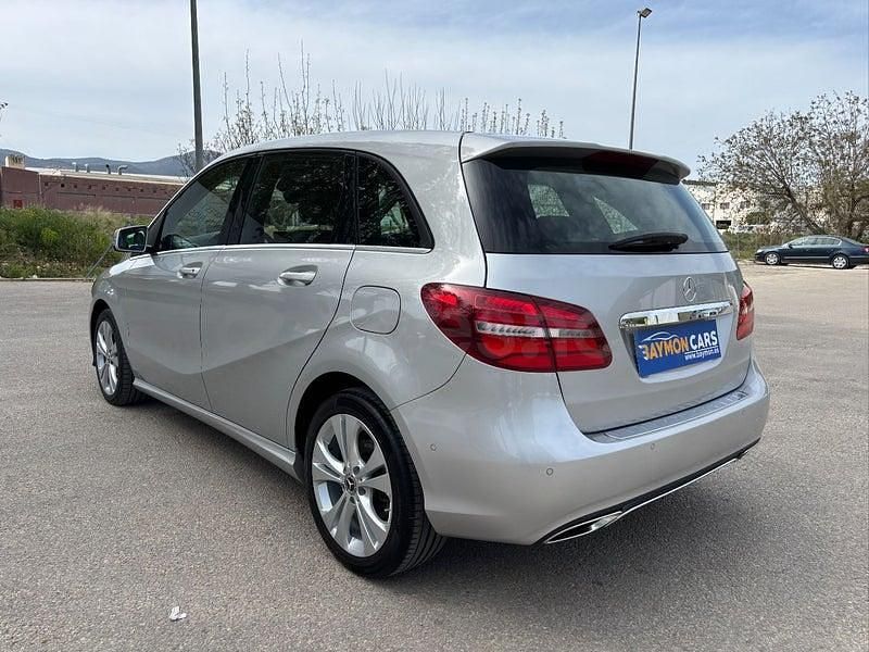 Usado Mercedes B200 136 CV (100 kW) 2017 Gris / plata Utilitario
