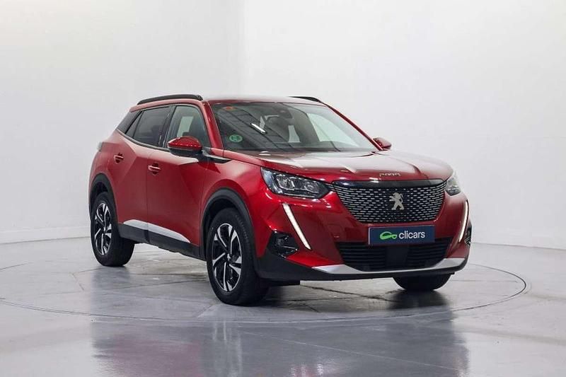 Usado Peugeot 2008 Allure 110 CV (80 kW) 2021 Rojo SUV