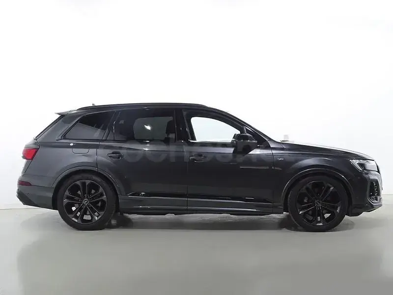 Usado Audi Q7 Premium 286 CV (210 kW) 2025 Gris / plata SUV