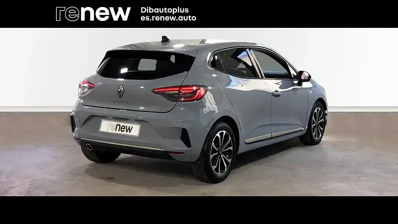 Usado Renault Clio V Techno 100 CV (73 kW) 2025 Gris Berlina