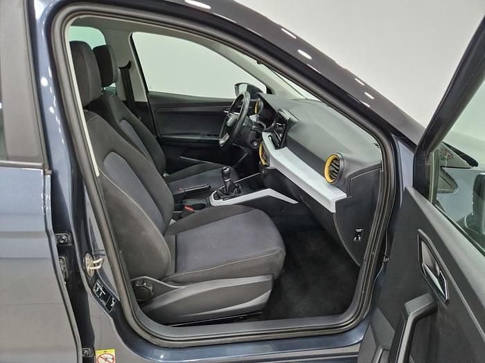 Usado Seat Arona Style 115 CV (84 kW) 2025 Gris SUV