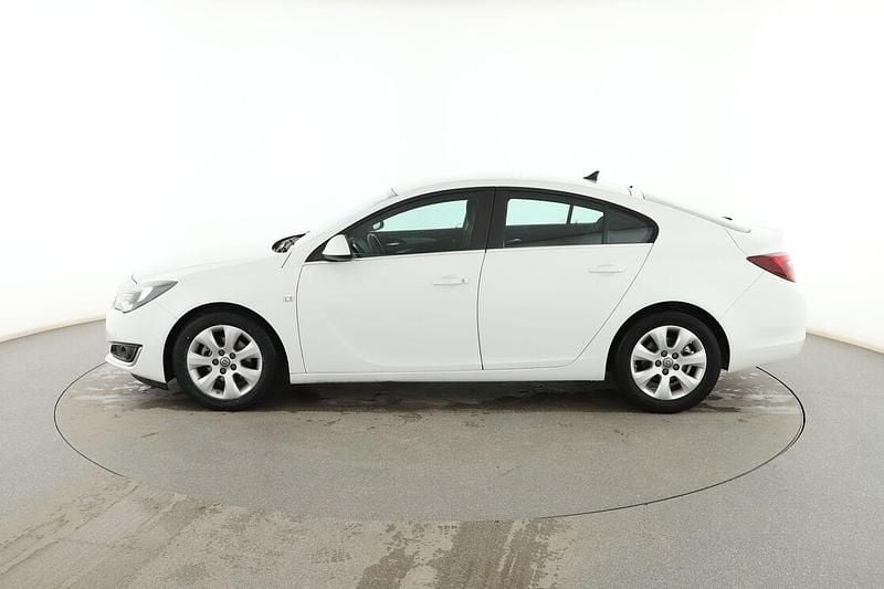 Usado Opel Insignia Selective 135 CV (99 kW) 2016 Blanco Berlina