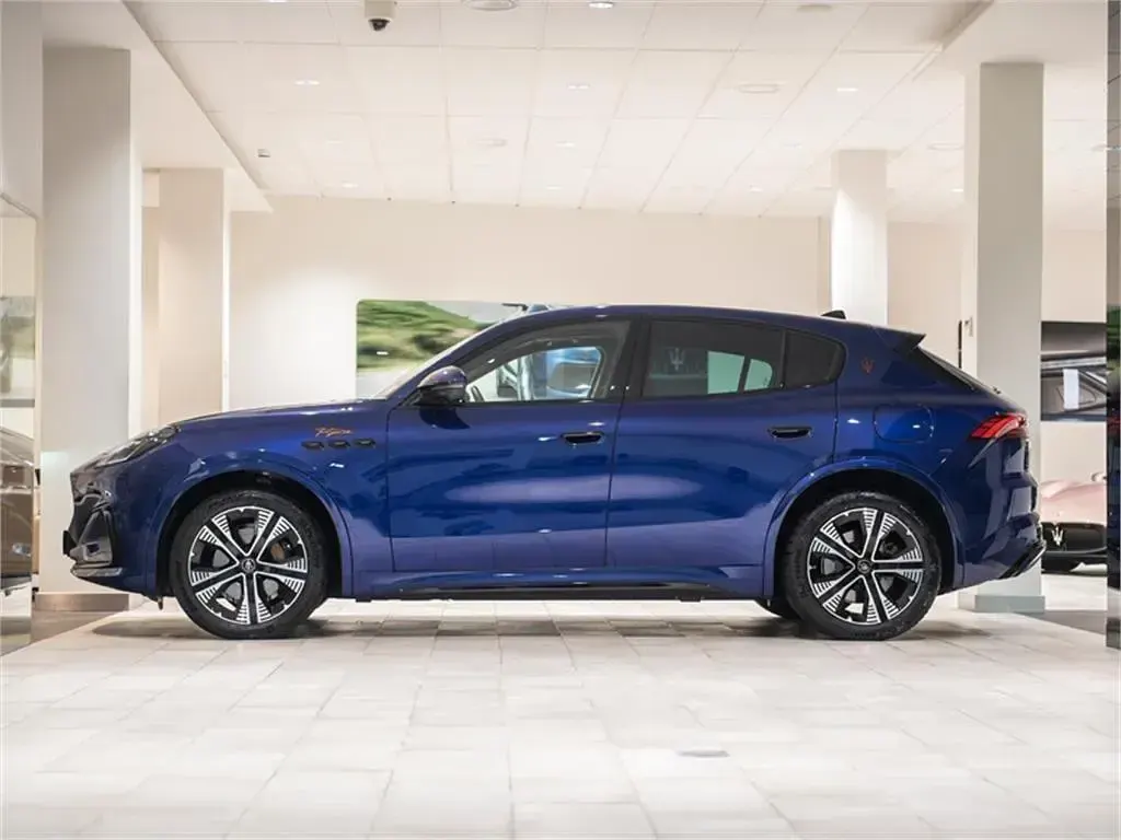 Usado Maserati Grecale Folgore 409 kW (557 CV) 2024 Azul SUV