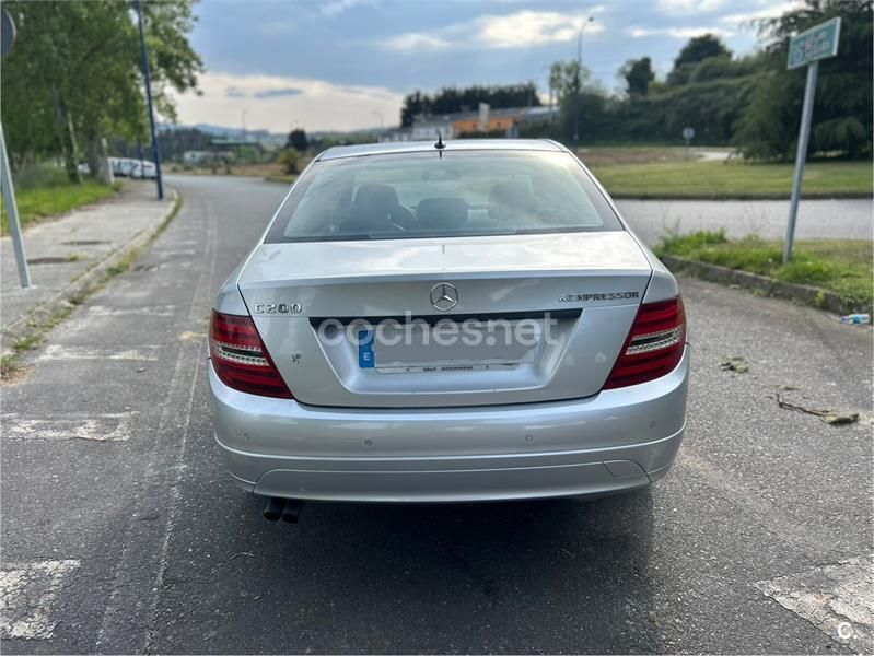 Usado Mercedes C200 Elegance 163 CV (119 kW) 2007 Gris / plata Berlina