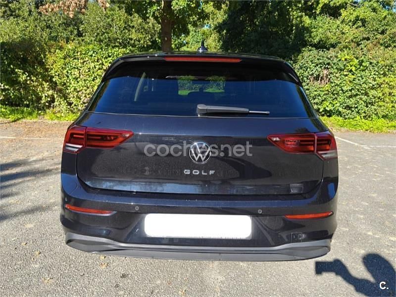 Usado VW Golf VIII Advance 130 CV (95 kW) 2020 Negro Berlina