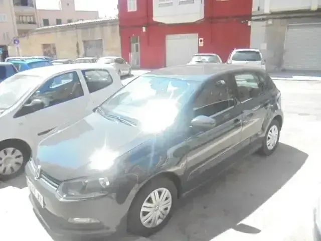 Usado VW Polo Advance 75 CV (55 kW) 2015 Marrón Utilitario