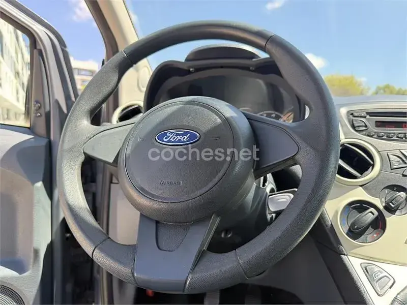 Usado Ford Ka Titanium 69 CV (50 kW) 2012 Gris / plata Utilitario