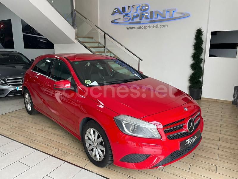 Rojo Usado 2013 Mercedes A180 Urban Berlina | 10.490 € (Precio justo) - Imagen 1/4