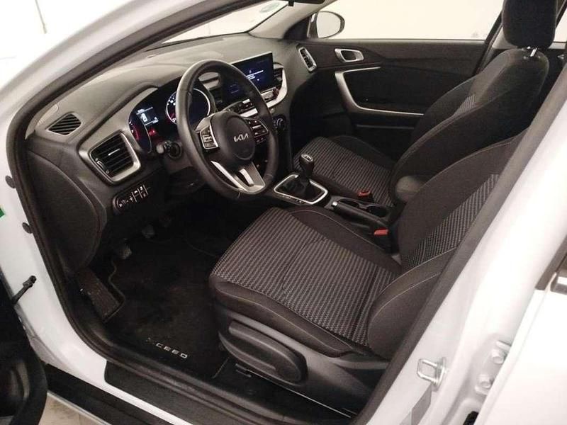 Usado Kia XCeed 101 CV (74 kW) 2025 Blanco SUV