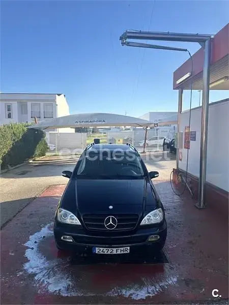 Usado Mercedes ML270 163 CV (119 kW) 2004 Negro SUV