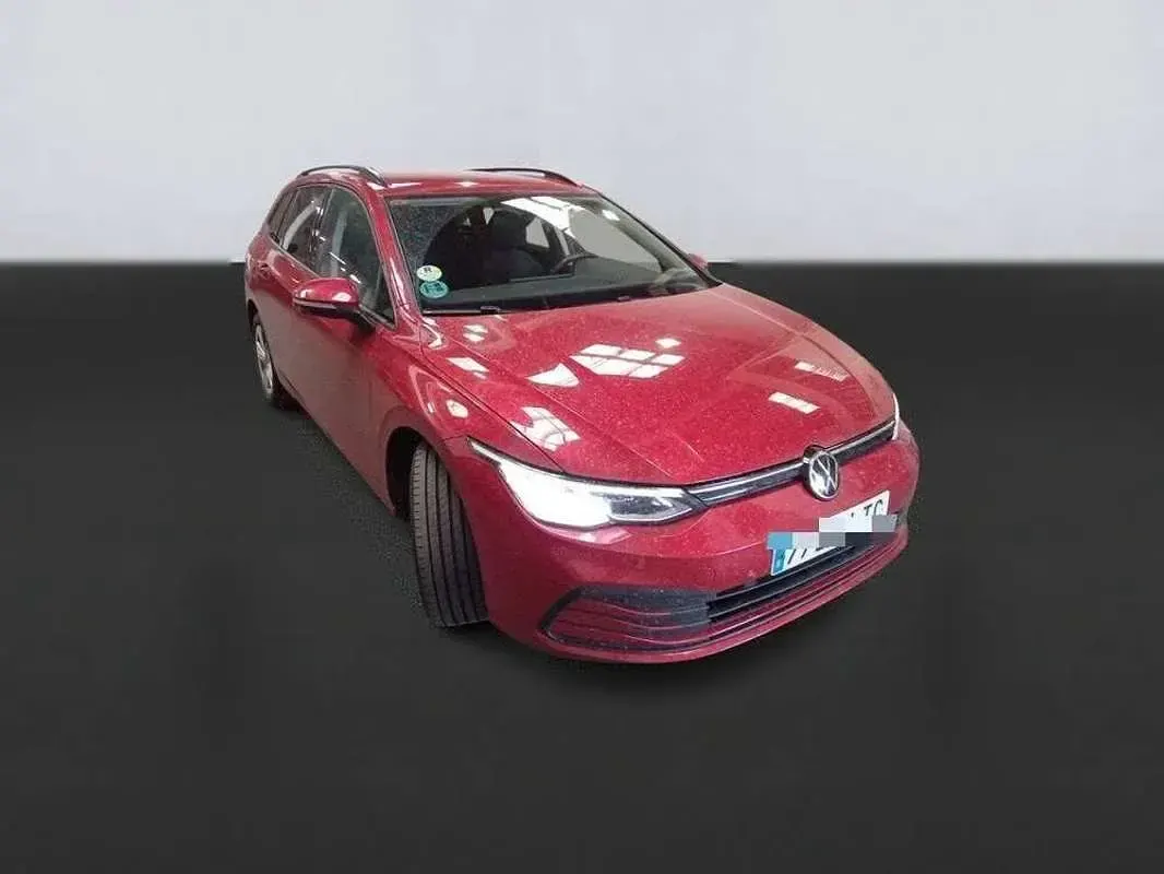 Usado VW Golf VIII Life 116 CV (85 kW) 2021 Rojo Familiar