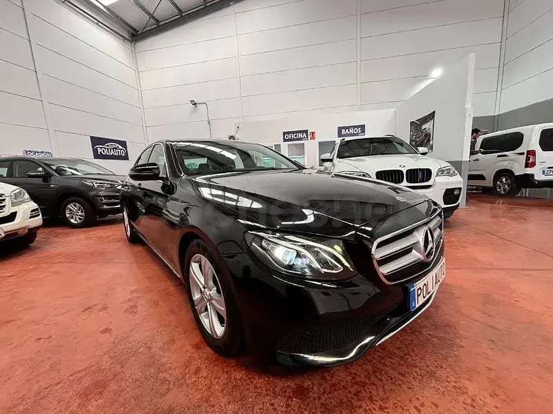 Usado Mercedes E220 194 CV (142 kW) 2017 Negro Berlina