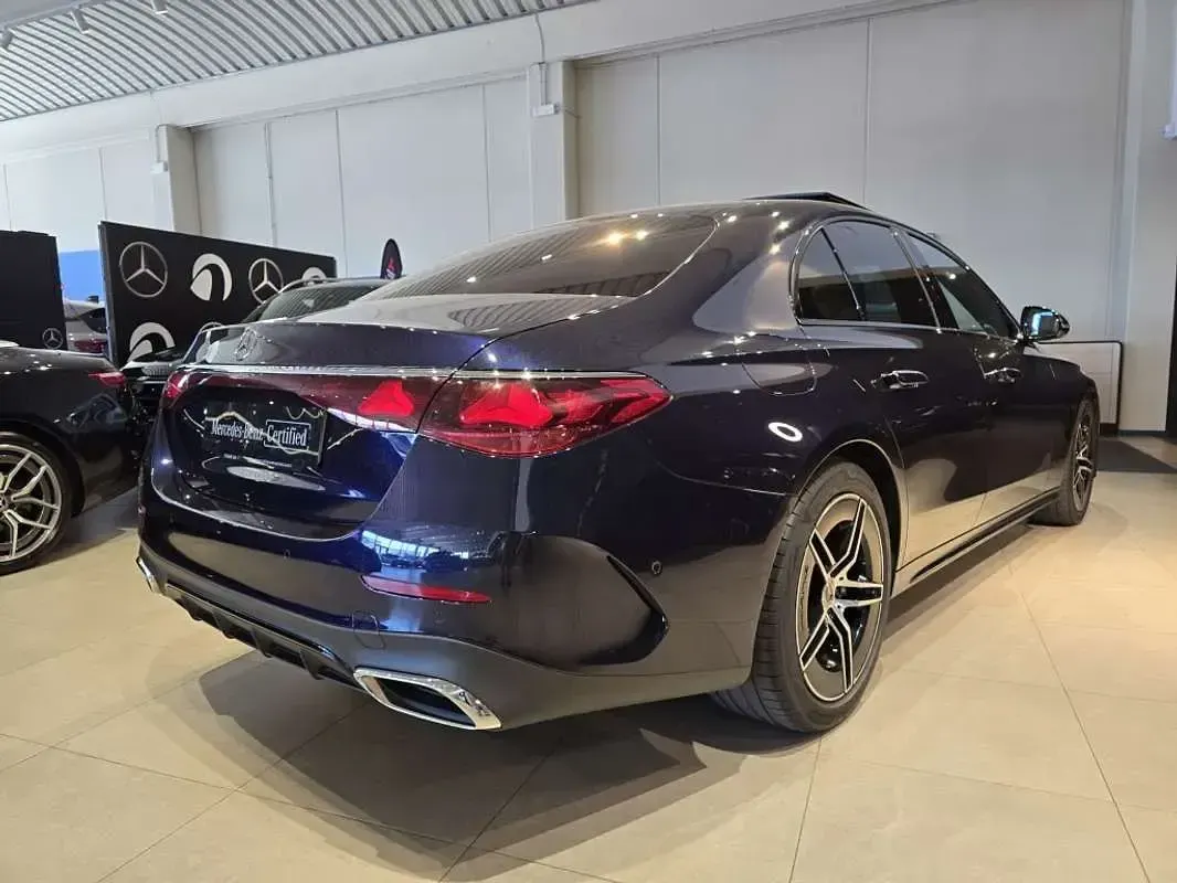 Usado Mercedes E220 197 CV (144 kW) 2024 Azul Berlina