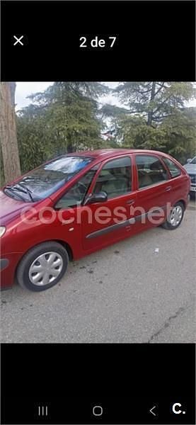 Usado Citroën Xsara Picasso 90 CV (66 kW) 2001 Granate Monovolumen