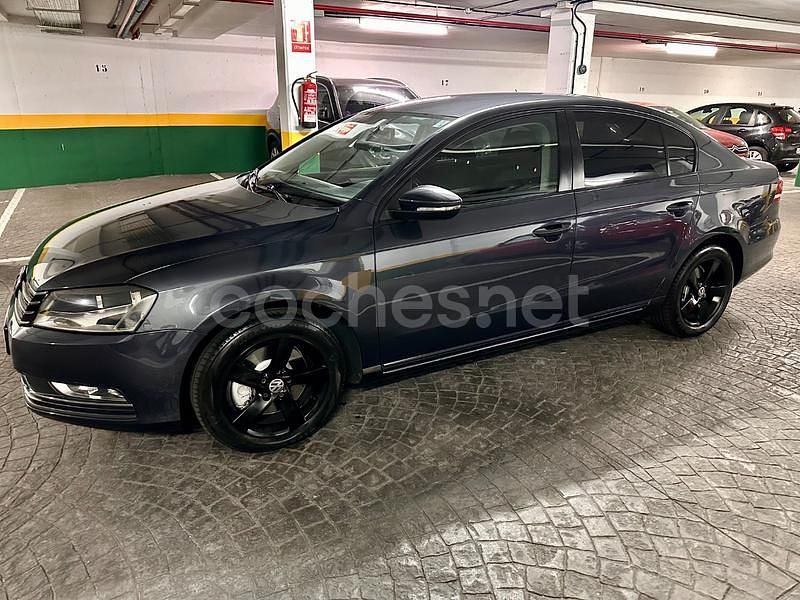 Usado VW Passat Advance 105 CV (77 kW) 2012 Negro Berlina