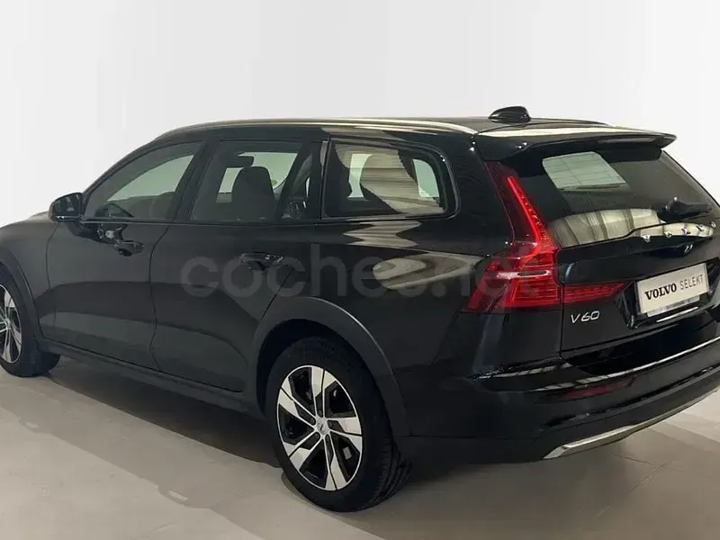 Usado Volvo V60 CC Plus 197 CV (144 kW) 2025 Negro Familiar