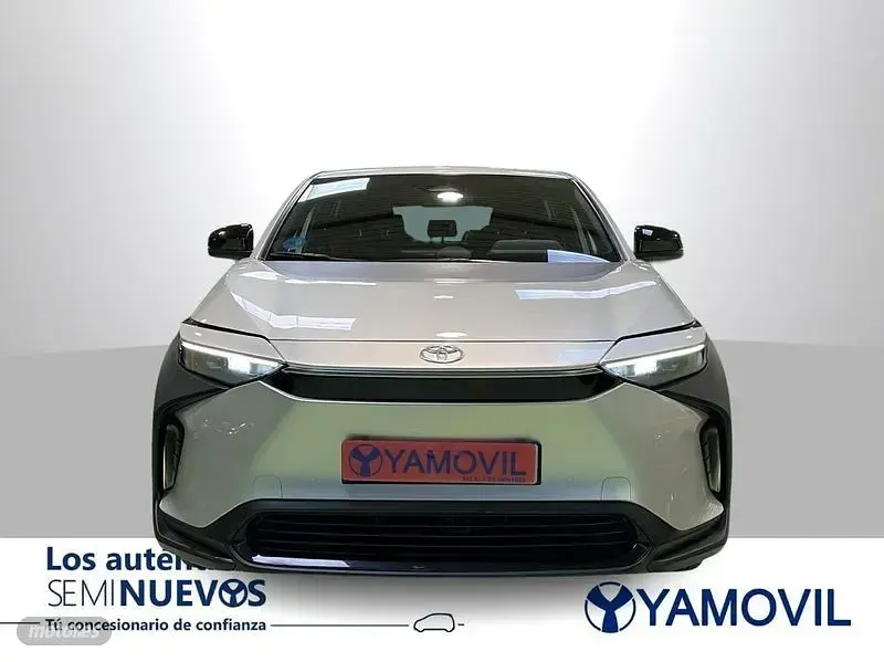 Usado Toyota bZ4X Plus 150 kW (204 CV) 2023 Plateado SUV