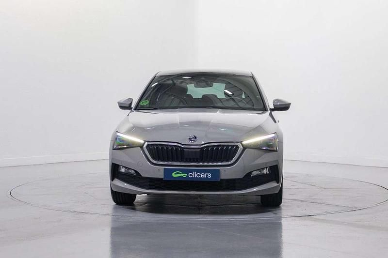 Usado Skoda Scala 150 CV (110 kW) 2022 Gris Utilitario