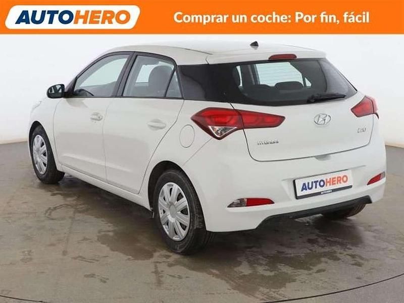 Usado Hyundai i20 84 CV (61 kW) 2015 Blanco Utilitario