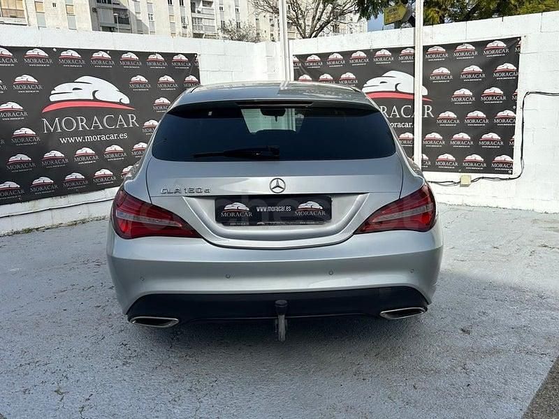 Usado Mercedes CLA200 Shooting Brake 136 CV (100 kW) 2017 Gris / plata Familiar