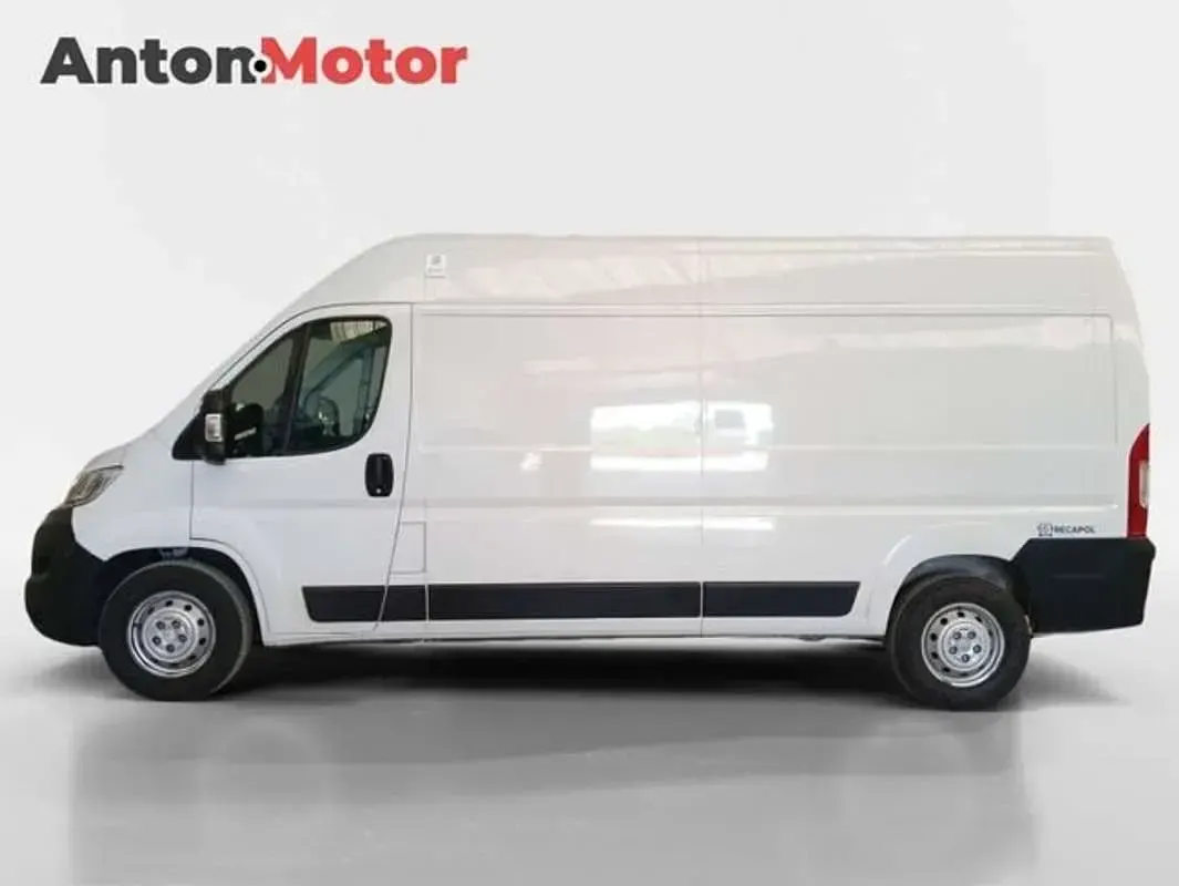 Usado Citroën Jumper 140 CV (102 kW) 2021 Blanco Monovolumen