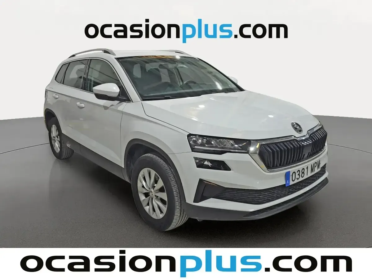 Usado Skoda Karoq Selection 115 CV (84 kW) 2024 Blanco SUV