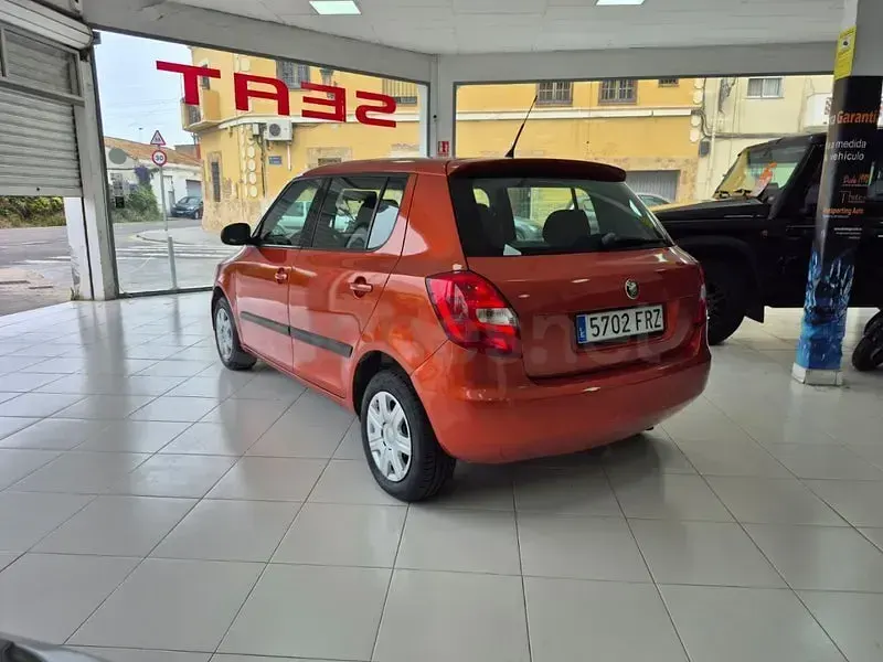 Usado Skoda Fabia 60 CV (44 kW) 2007 Naranja Berlina