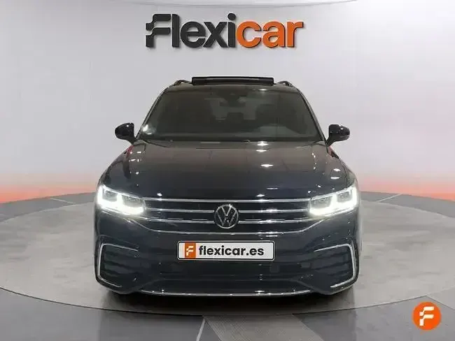 Käytetty VW Tiguan R-line 245 HP (180 kW) 2022 Musta Katumaasturi