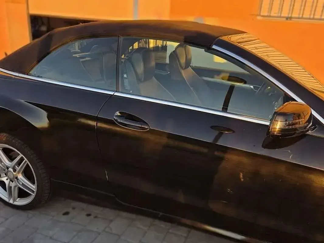 Usado Mercedes E220 170 CV (125 kW) 2013 Negro Descapotable