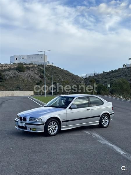 Usado BMW 318 90 CV (66 kW) 1999 Gris / plata Berlina