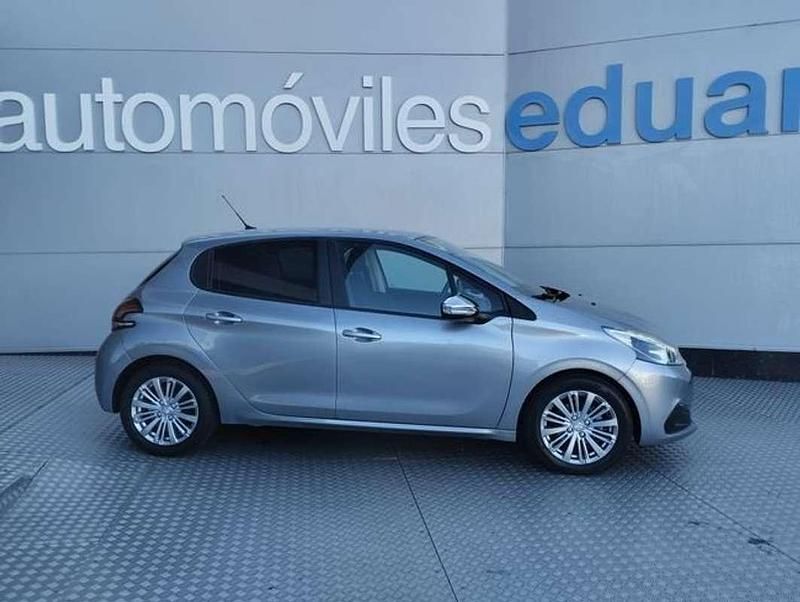 Gris Usado 2019 Peugeot 208 Signature Sky Utilitario | 7800 € (Buen precio) - Imagen 1/4