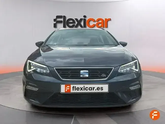 Usado Seat Leon FR 150 HP (110 kW) 2019 Cinzento