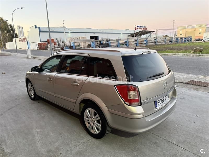 Usado Opel Astra Edition 110 CV (80 kW) 2009 Beige Familiar
