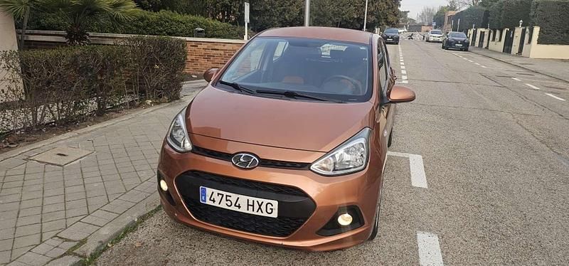 Usado Hyundai i10 67 CV (49 kW) 2014 Beige Utilitario