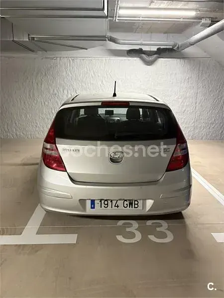 Usado Hyundai i30 Comfort 109 CV (80 kW) 2010 Gris / plata Berlina