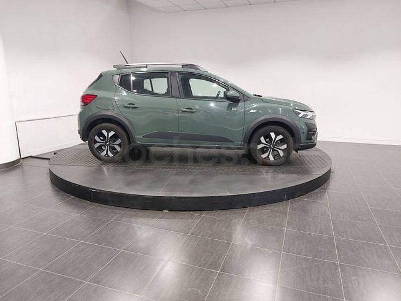 Usado Dacia Sandero Expression 91 CV (66 kW) 2025 Gris / plata Berlina