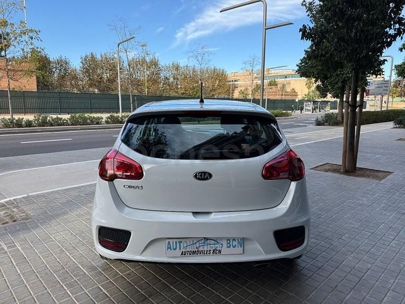 Usado Kia Ceed 100 CV (73 kW) 2016 Blanco Utilitario