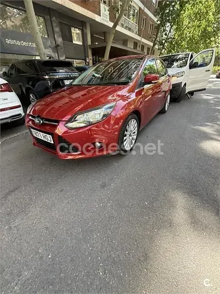 Usado Ford Focus Titanium 150 CV (110 kW) 2011 Granate Berlina