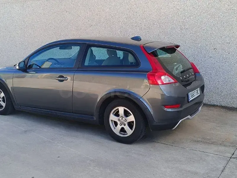 Usado Volvo C30 Drive Kinetic 109 CV (80 kW) 2010 Gris / plata Utilitario