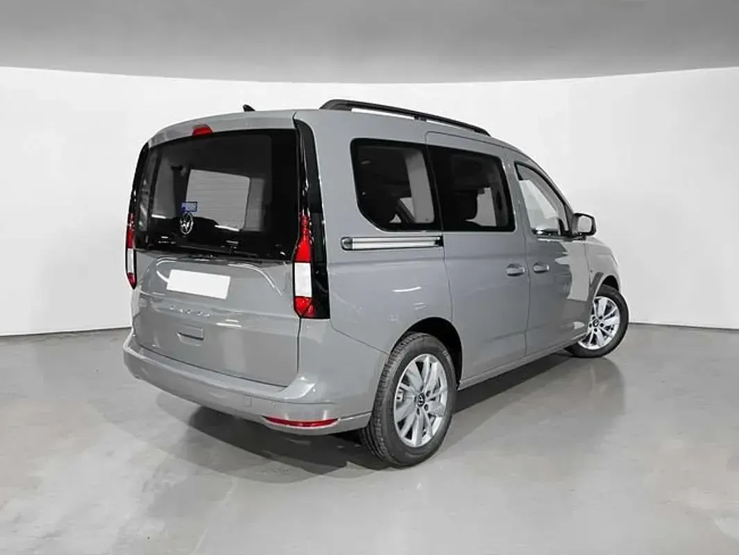 Usado VW Caddy Comfortline 102 CV (75 kW) 2024 Gris Monovolumen