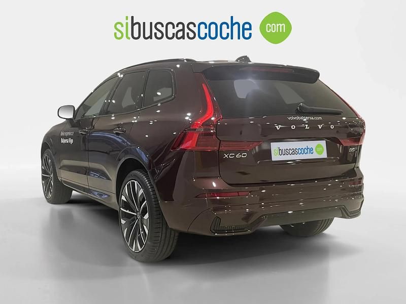 Nuevo Volvo XC60 Plus 250 CV (183 kW) 2025 Granate SUV