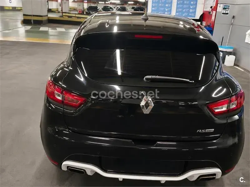 Usado Renault Clio IV 200 CV (147 kW) 2014 Negro Berlina